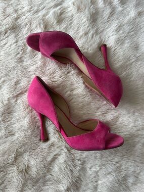 Vince Camuto Hot Pink Suede Heels 💖👠